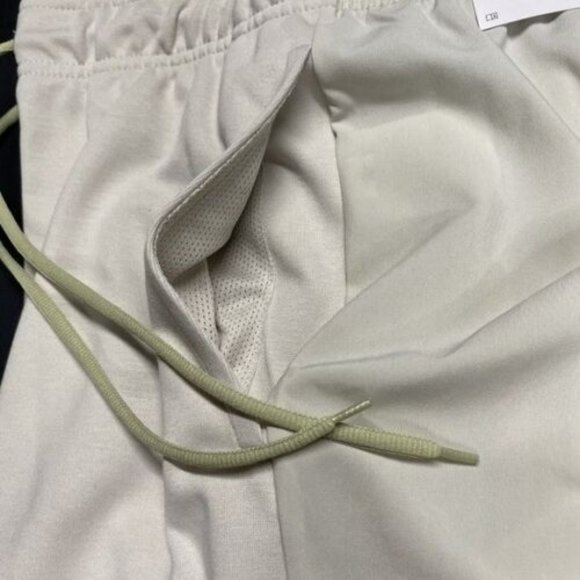 Nike Training Fleece Taper Jogger Pants (Light Bone). Brand New. Mens Size: XL - Picture 5 of 13